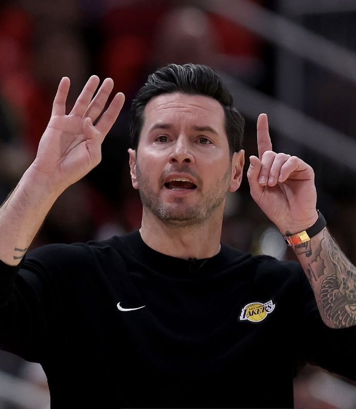 Lakers Lead tweet media