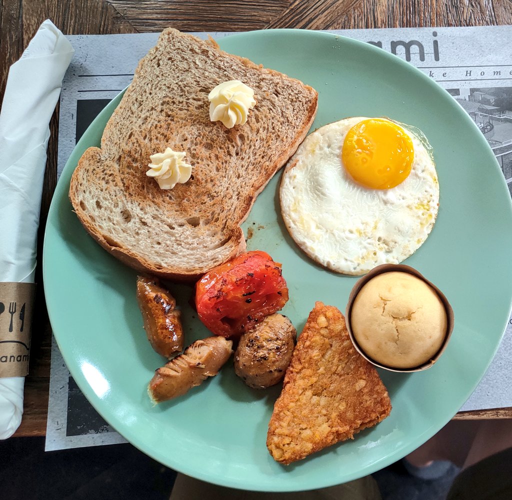 De. Travel tweet media