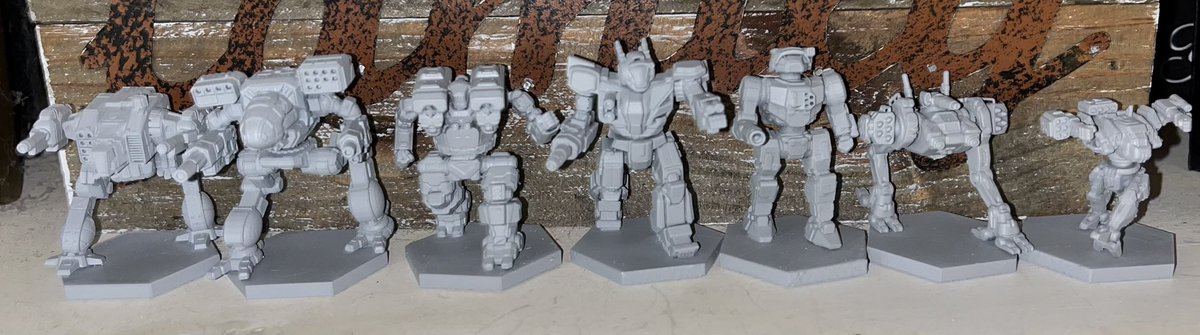 MikumoRules's tweet photo. Besides some Gundam stuff and IS Battle Armor(for a Karnov) here’s my order from @ardan_blade. The image with the Urbanmech has all the Custom BattleTech mechs. #battletech #RedAction https://t.co/MbZ4iIBm4t
