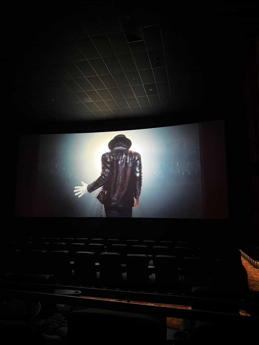 We went to see MICHEAL and it was actually so good 😭 I might have cried for half the movie but still 🌟