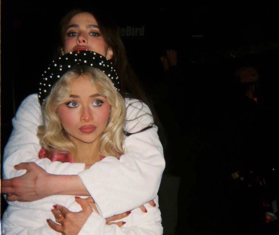 eternalsabrinas's tweet photo. still don’t know why margaret deleted this beautiful photo from her photo dump https://t.co/PyrnVtuzM4