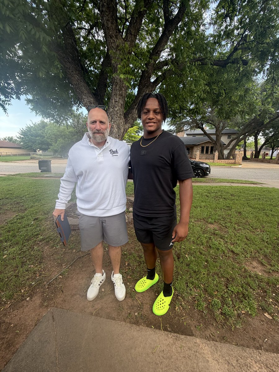 JaydenBradford_'s tweet photo. Thank you @CoachPayam for taking time to come down to visit with me and my parents today. We learned a lot about @NevadaFootball . Plus you put up with my sister lol. #RecruitTheView #OneHERD @CVMustangsFB @CoachLev2 @CoachNConway @twftraining @BSublet https://t.co/iQ80ADNusj