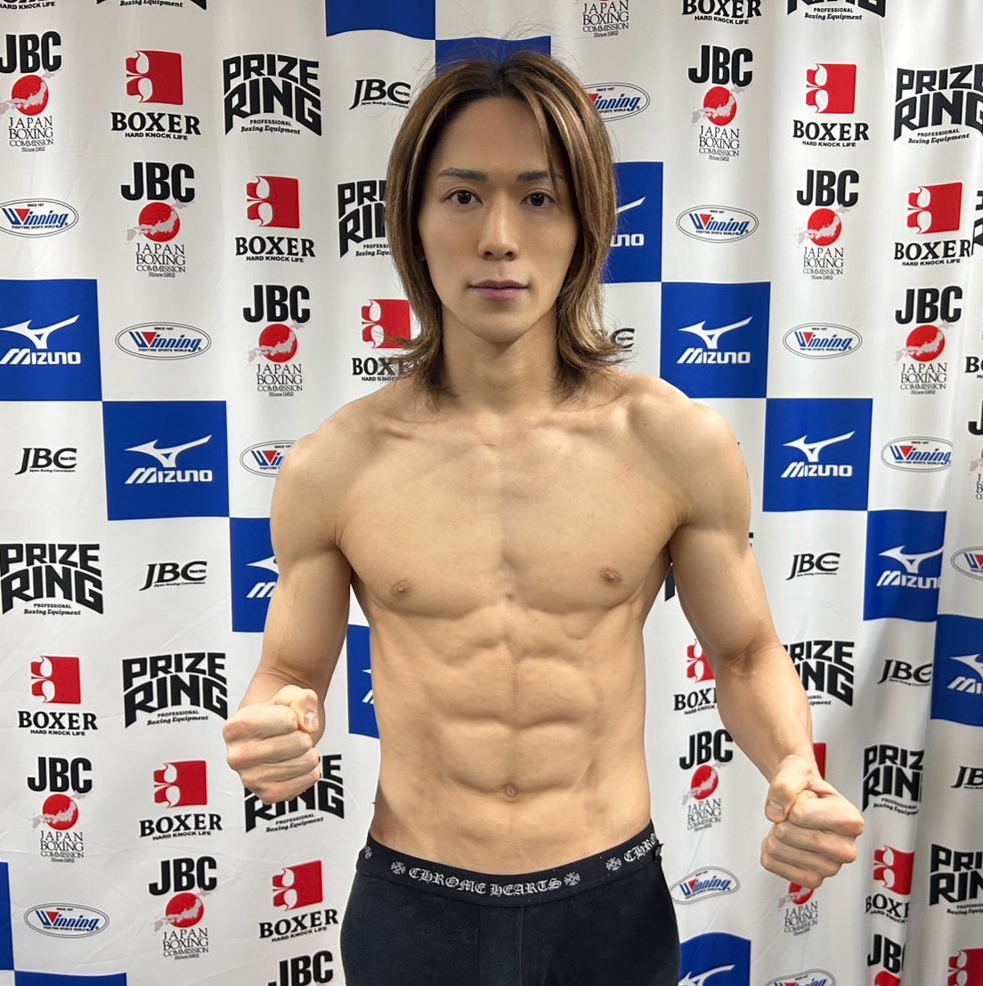 プロボクサーホスト大和総支配人 tweet media