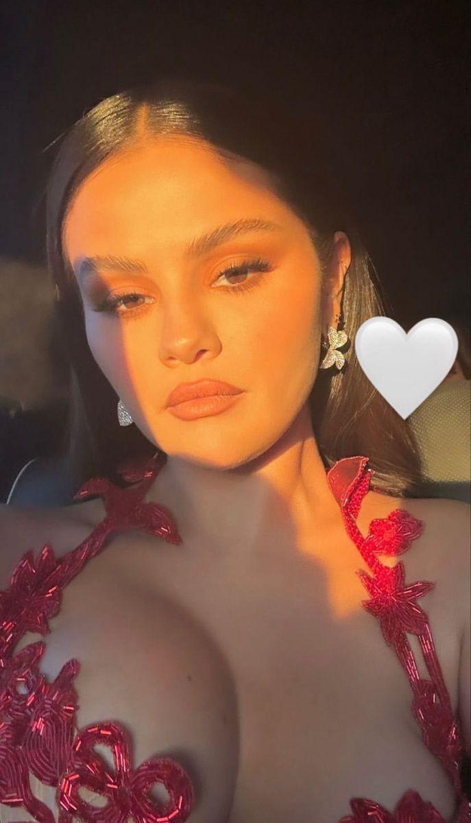 Selena Gomez India tweet media