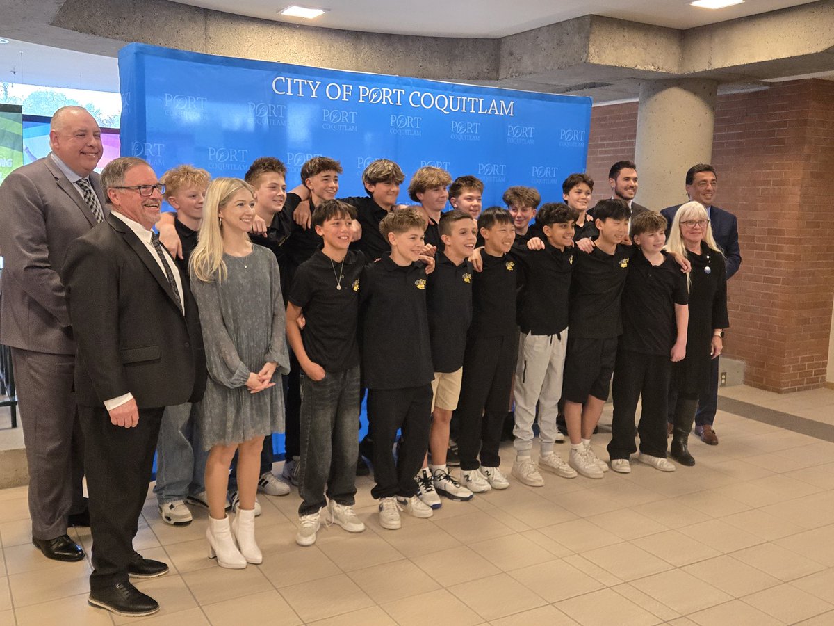 PaulBanwait1's tweet photo. So thankful to have the @Pocosaintslax U13 Boys and Girls Provincial Championship teams to be invited to the City of Port Coquitlam.  Thank you @BradWestPoCo for your kind and inspiring words. @CityofPoCo https://t.co/vOd4TienJs
