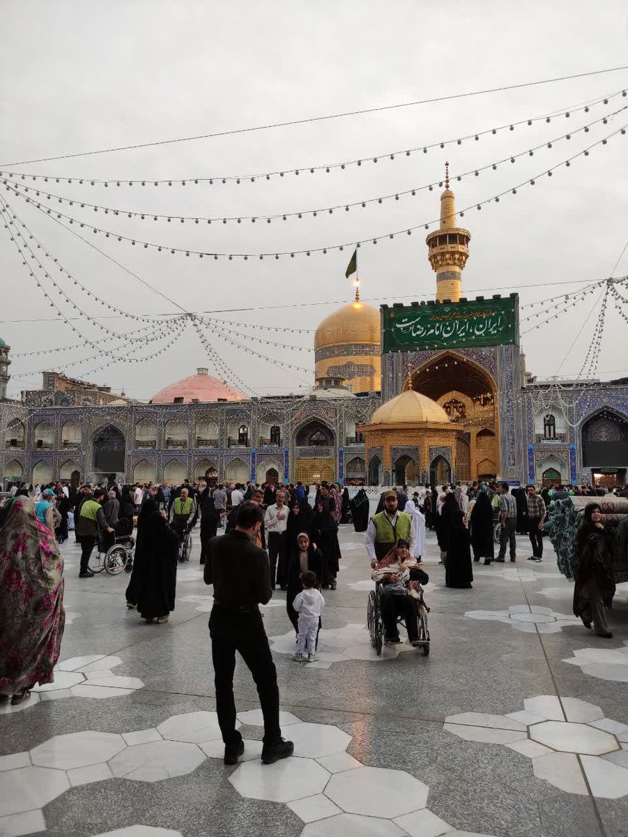 اللهُمَّ‌ صلِّ‌ علیٰ‌ علیِّ‌ بنِ موسی‌ الرِّضاالمُرتضَی الامامِ التَّقیِّ النَّقیِّ وَحُجَّتِکَ علیٰ مَن فوقَ الارض ومَن تحتَ الثَّری الصِّدّیق الشّهیدصلاةً کثیرةً تامةً زاکیةً مُتواصلَةً مُتواترَةً مُترادفَة کاَفضلِ ماصلَّیتَ علیٰ اَحَدٍمِن اَولیائک
#ایران_امام_رضا 
#نگین_خاتم