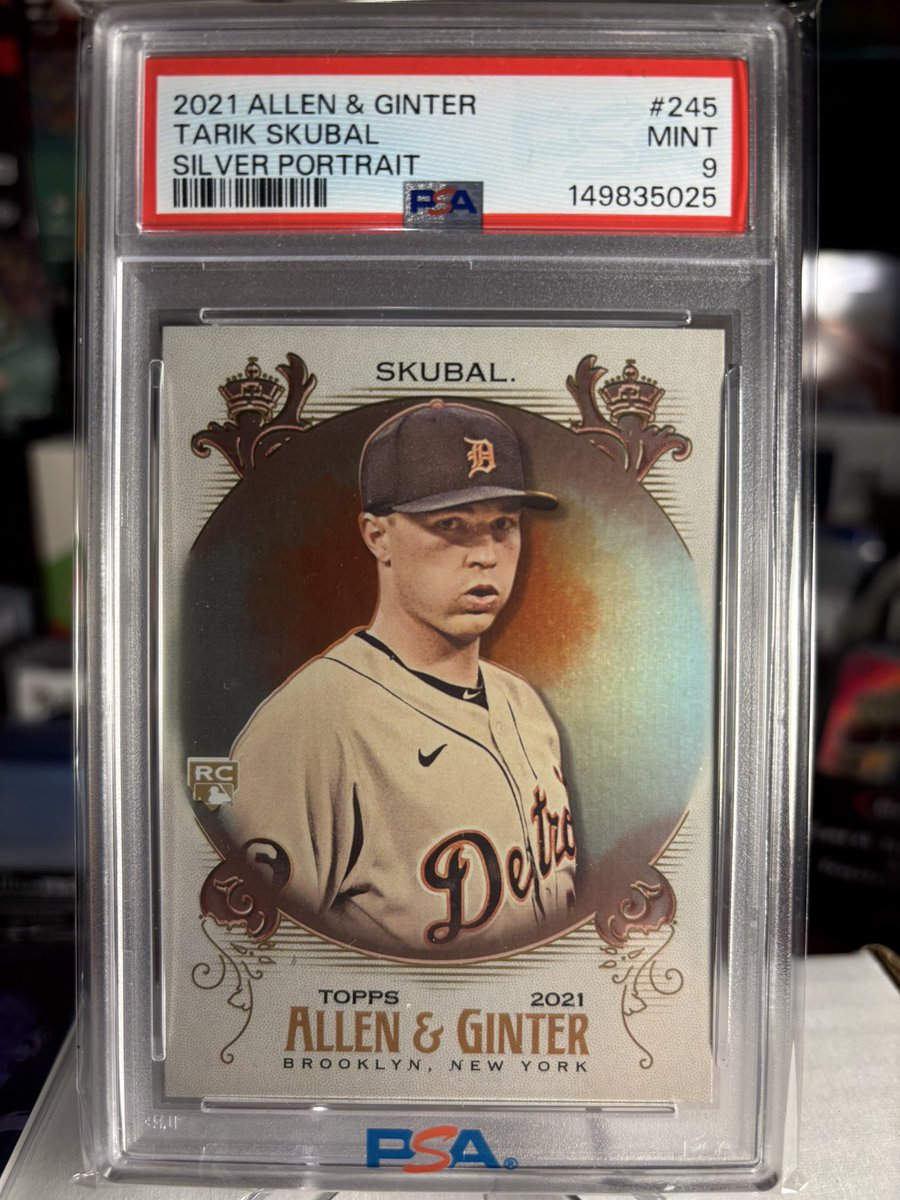 BreakKnight0's tweet photo. Had to add another slab to the #baseballcards PC, Future Hall of Famer TARIK SKUBAL @tigers
#PSA10 #Topps #packpull #thehobby #refractor #showyourhits #seizethemoment https://t.co/sgZN8t8Mzw
