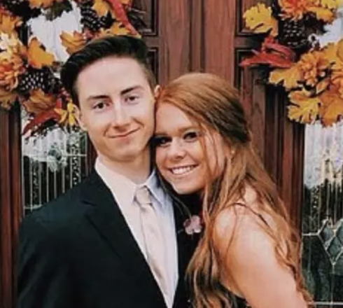 Melian Refugee tweet media