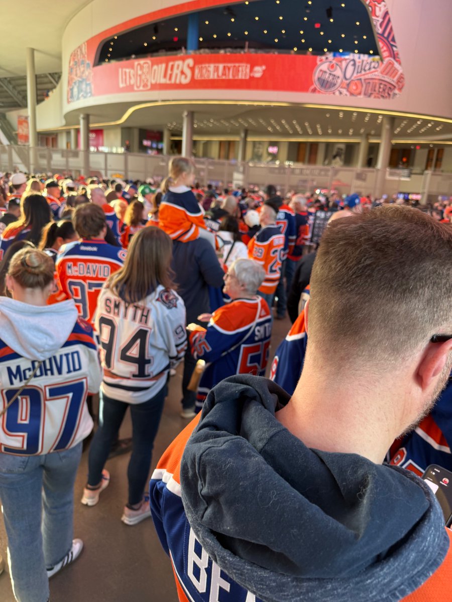 Up in YEG on business. I have not left the ranch for 2 months while I recover from Shingles. Thought I might as well watch the #Oilers lose tonight. #LetsGoOilers