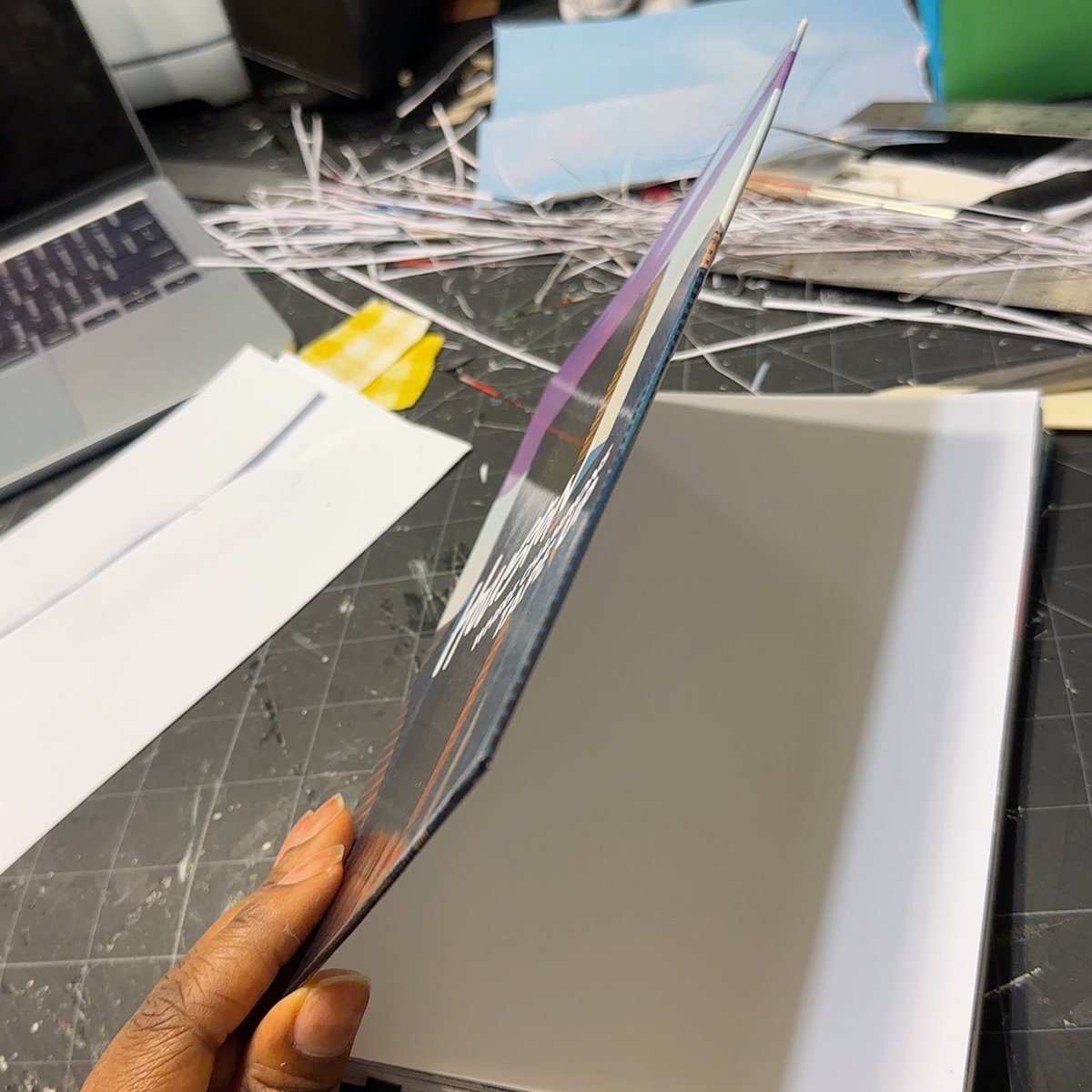laureen_abayomi's tweet photo. I had to design a bid proposal package for the association of athletic trainers as one of my school projects, and I’m so proud of this book I made!!🥹

It was my first time doing perfect binding method, and I did it with signatures✨🤏🏽 

I also designed the cover and spreads! https://t.co/47ICVqaFxw