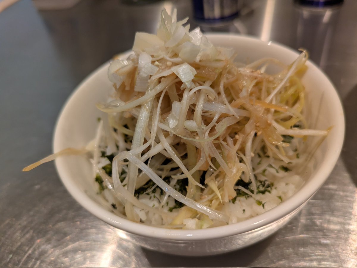 fuzyqun's tweet photo. 昨晩の🍜
Tokyo Bay Fisherman's Noodle@北久里浜
醤油まぜそば
潮風丼

不定休なので久しぶりのTBF🦪
醤油まぜそばと飯ドボンが好き🙆 https://t.co/dEsa5tOndM
