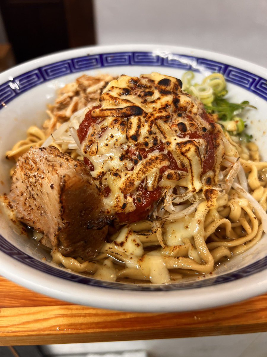 ramen_sousou's tweet photo. おはようございます！

昨日はご来店ありがとうございました！

皆様のおかげで、
4周年を迎える事が出来ました！
ありがとうございます！

本日は限定メニューのみの販売となりますので、よろしくお願いいたします。

ご来店お待ちしております！ https://t.co/SHZfmalKmf