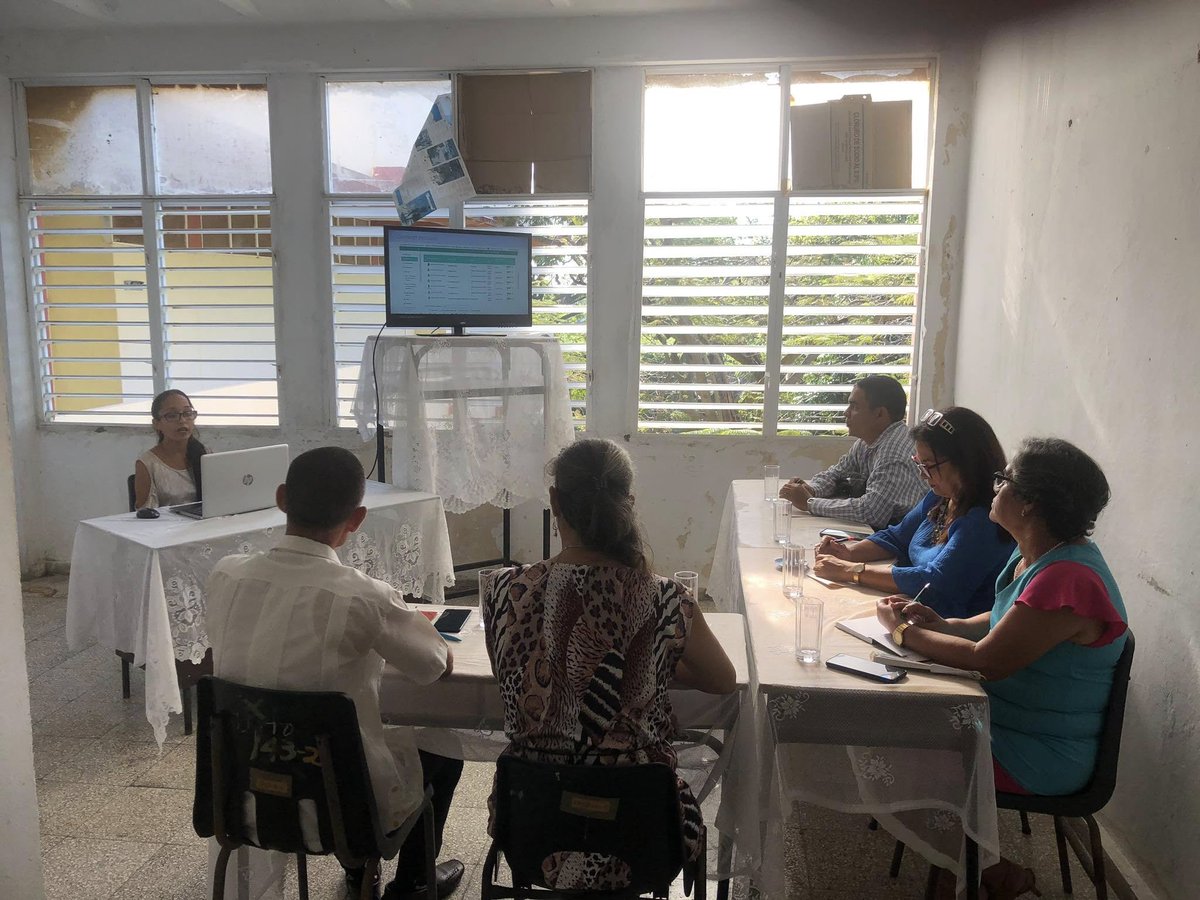 ceputult's tweet photo. Realiza sus ejercicios para el Cambio de Categoría de Profesor Titular la Dr. C. Yenet Cabrales Perdomo. Éxitos para esta joven profesora que hoy presenta los resultados  de su formación profesional. https://t.co/XpVw4XP3Zk