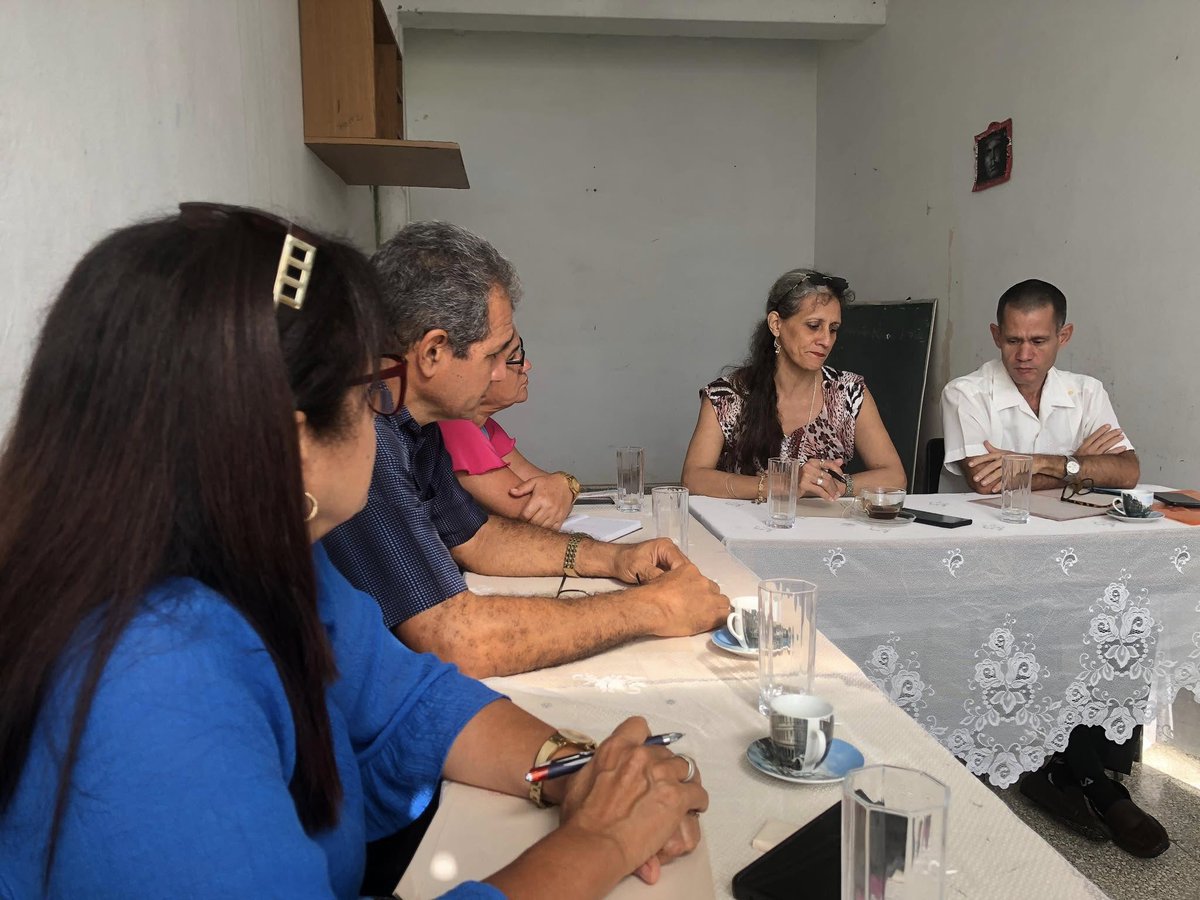 ceputult's tweet photo. Realiza sus ejercicios para el Cambio de Categoría de Profesor Titular la Dr. C. Yenet Cabrales Perdomo. Éxitos para esta joven profesora que hoy presenta los resultados  de su formación profesional. https://t.co/XpVw4XP3Zk