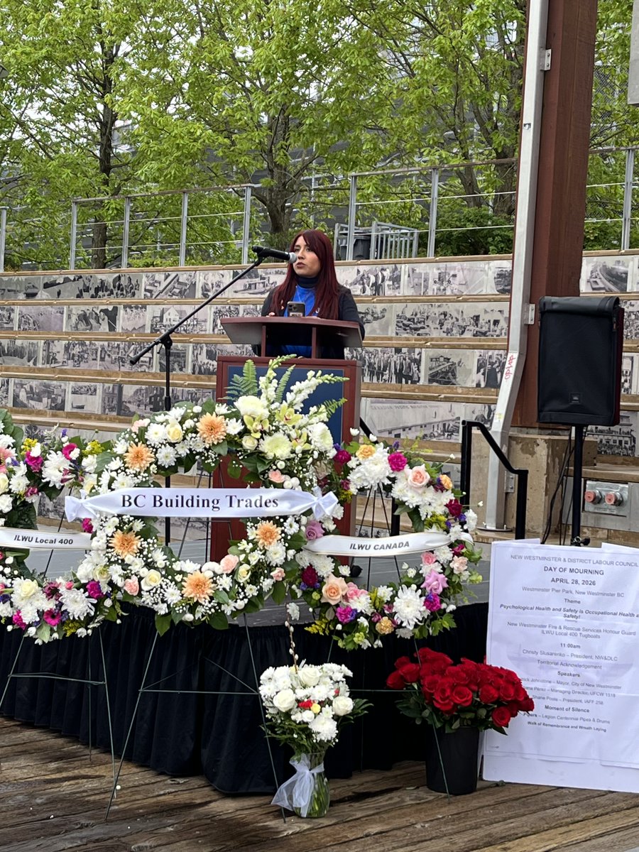 nwdlc's tweet photo. Thank you to everyone who came out for our #DayOfMourning ceremony in New Westminster today, and who join us in fighting for the living, especially when it comes to psychological injuries at work. More photos on our FB: https://t.co/MCzZJxuZ9e
#solidarity #bclab βββπΉπ―οΈ https://t.co/J5EpEYGGaV