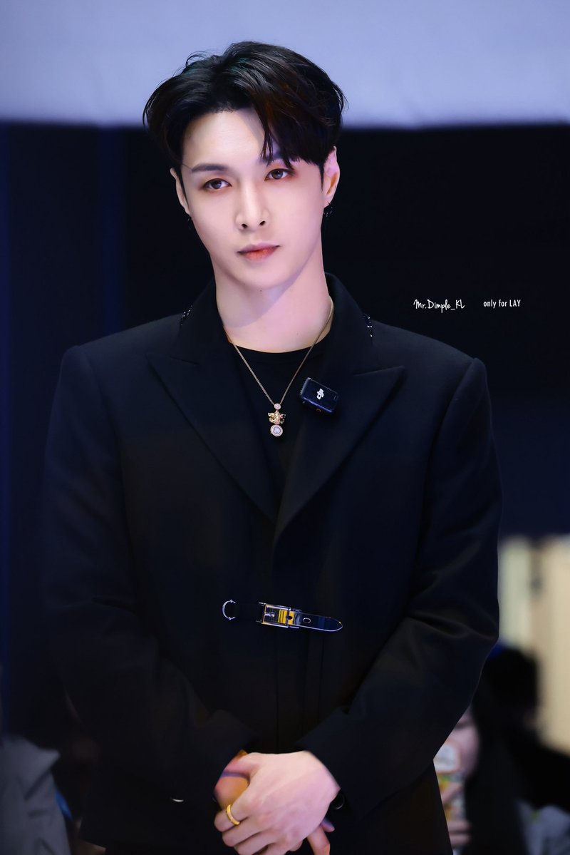 Lay Zhang Base 🚢⚓ tweet media