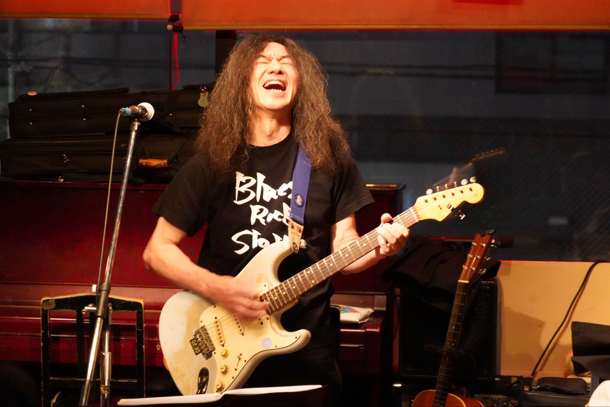 ２３０ tweet media