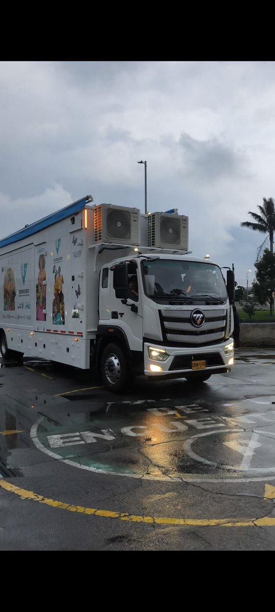 INRAVISIONco's tweet photo. 🚨📡 Salto histórico en los medios públicos. 🚌🇨🇴
Después de 24 años, el Sistema de Medios Públicos vuelve a contar con una unidad móvil de alta calidad para cubrir grandes eventos en todo el país.
Durante la gerencia de @HOLLMANMORRIS, en el gobierno del presidente @petrogustavo, y con el apoyo de la ministra @CarinaMurciaY, Inravisión alcanza tres unidades móviles, siendo la más reciente la de mayor tecnología y capacidad técnica.
📺🇨🇴 Más cobertura, más calidad y más presencia en los territorios para llevar la señal pública a donde ocurren las historias del país.