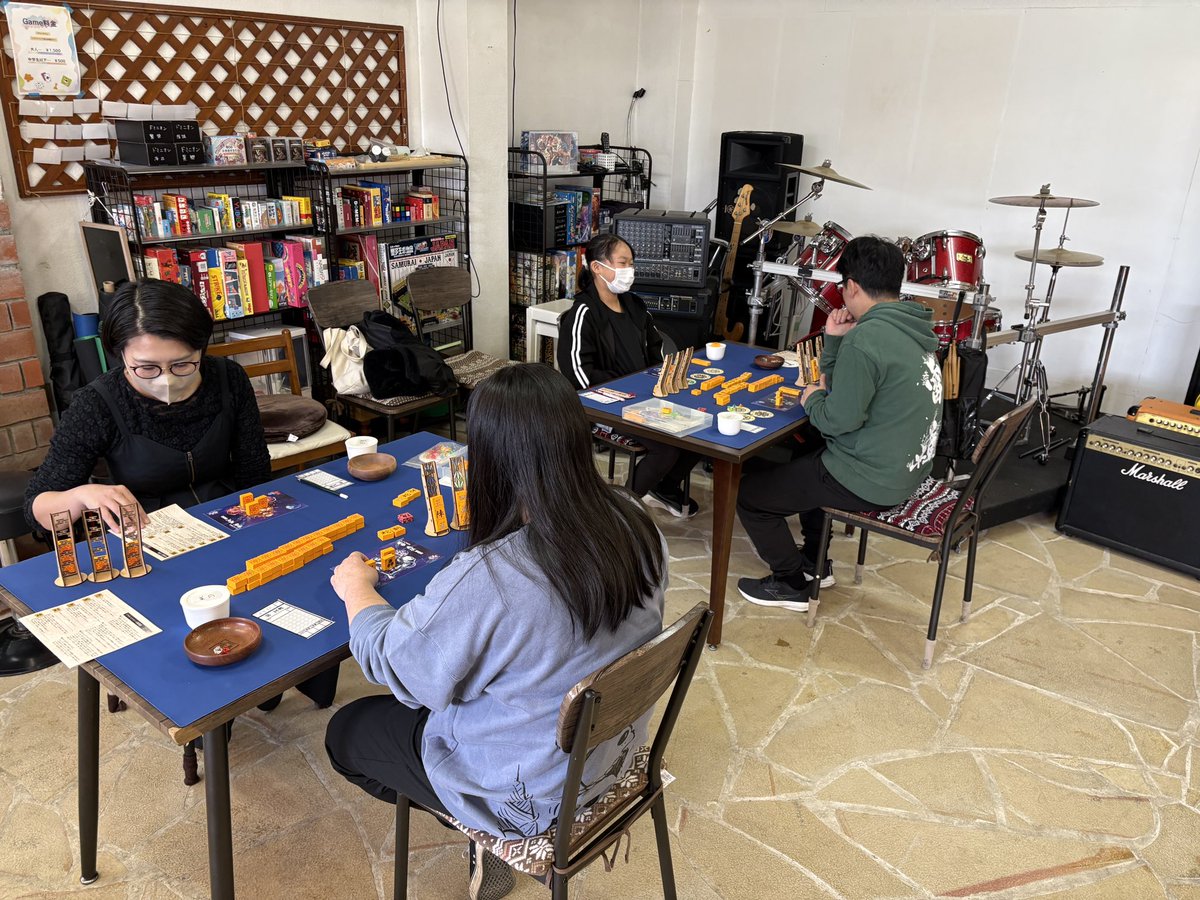 redigames628's tweet photo. 本日は
【雷轟公式本部大会 桜花杯2026】
です🌸

6年目となる今シーズンより採用された新ルール『競技雷轟』⚡️

この新ルールにいち早く対応したプレイングが勝利のカギとなりそうです❗️

#ボードゲーム
#桜花杯
#雷轟天鐘
#上越
#RediGames https://t.co/4vFlVAi0Wd