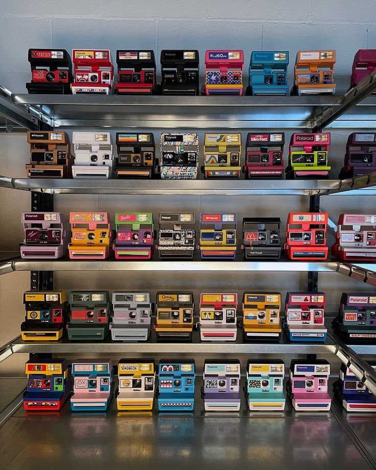 smaxynow's tweet image. This is the best collection of Polaroid cameras I’ve seen. It’s awesome! 🤩 #polaroid #camera #photography