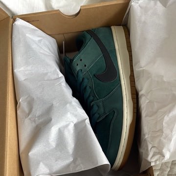 kana_zu52's tweet photo. paint houseのミステリーBOX届いたが前回同様ダメだった😱
スニーカー当たり2分の1だったよね?引き弱い自分😱
#painthouse #ミステリーBOX
#スニーカー https://t.co/OIr0zke6IJ