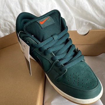 kana_zu52's tweet photo. paint houseのミステリーBOX届いたが前回同様ダメだった😱
スニーカー当たり2分の1だったよね?引き弱い自分😱
#painthouse #ミステリーBOX
#スニーカー https://t.co/OIr0zke6IJ