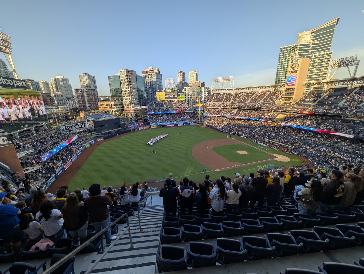 NobisTijuana's tweet photo. Mi regalo de cumpleaños! #Birthday #baseball #ForTheFaithful @LosPadres @Padres https://t.co/VO2kpMwptN