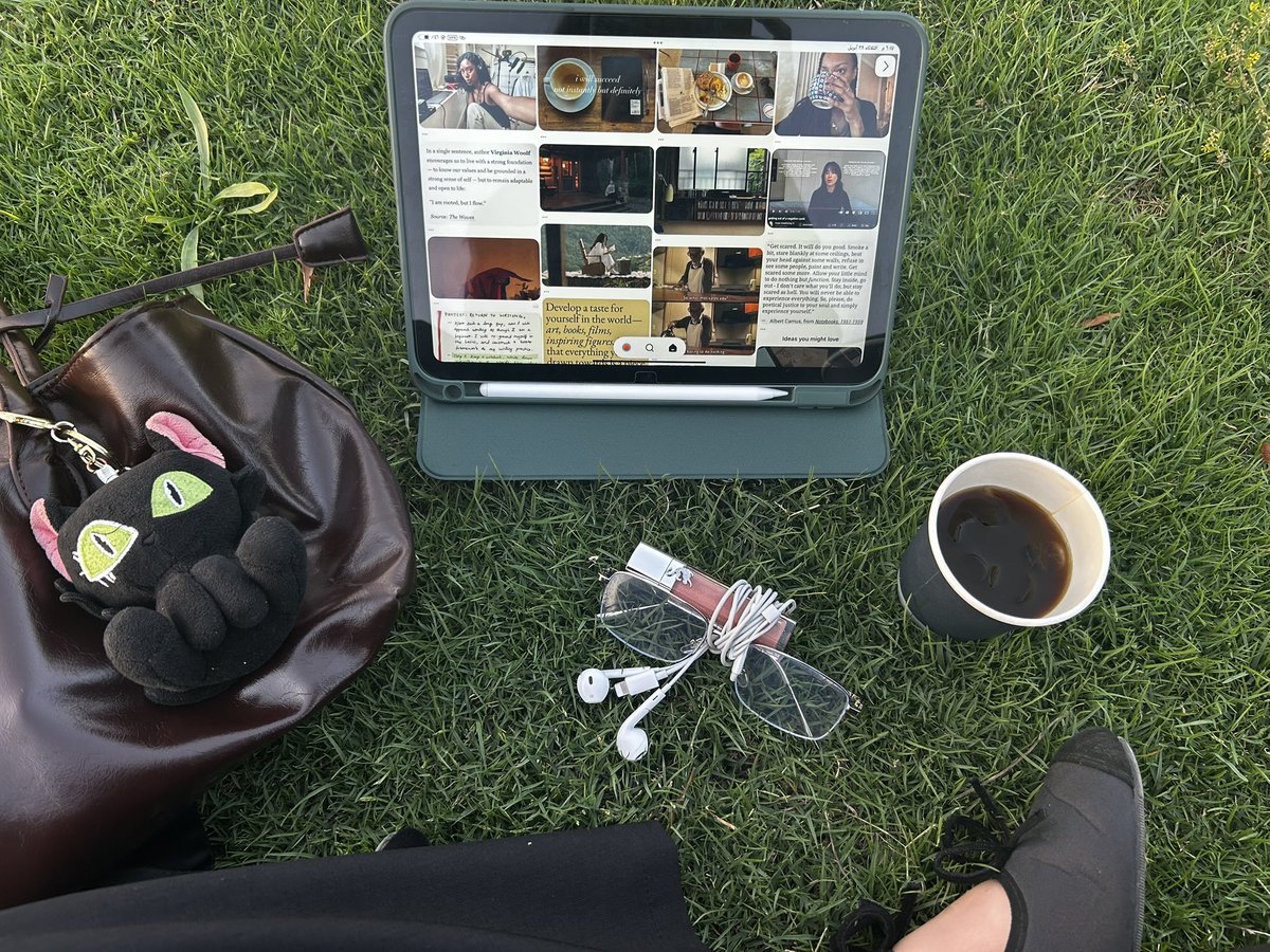 iieotk's tweet photo. I suppose I love this life, in spite of my clenched fist https://t.co/GFCxWgo9cD