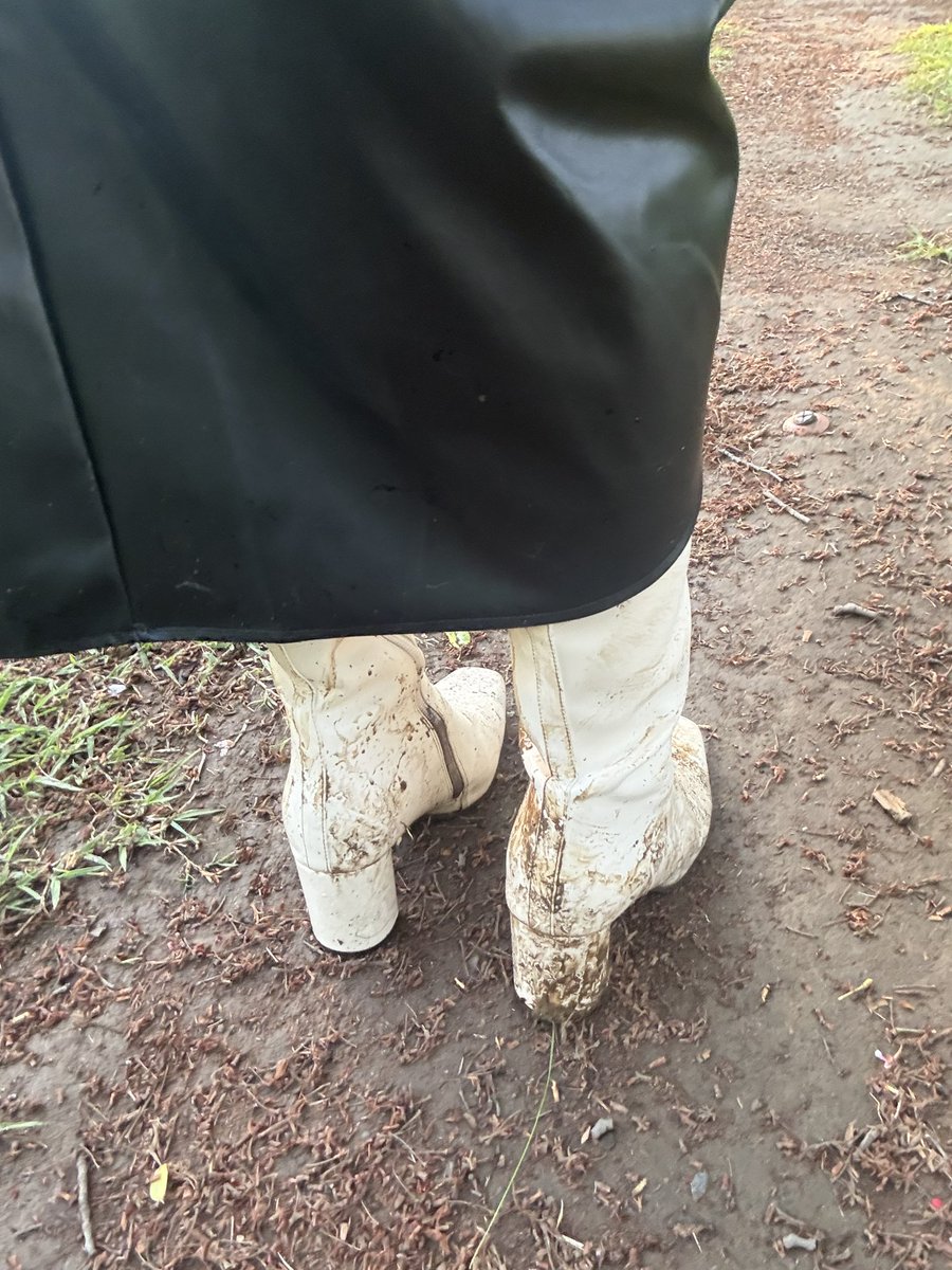 asu_Boots's tweet image. しょうがないからお前らに動画撮影の後の写真見せてやるよ
どうだ満足か？(ง `▽´)╯ﾊｯﾊｯﾊ!!

#ブーツ #ロングブーツ