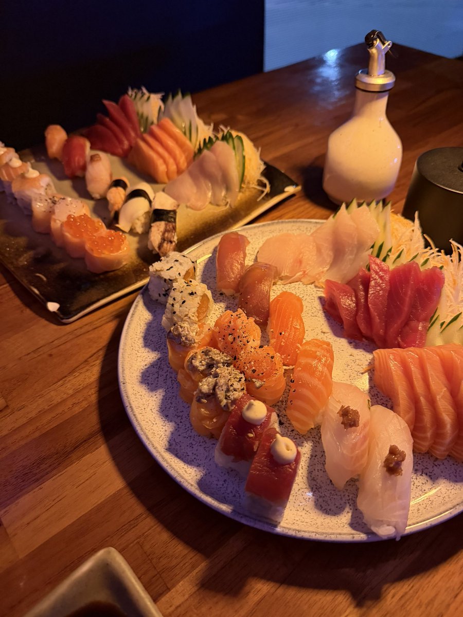 raphasgomes's tweet photo. apaixonado nesse restaurante japonês que eu fui em sp https://t.co/g5QbHhukeM