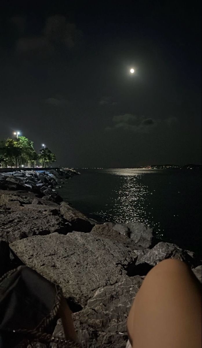 𝑹𝒐𝒔𝒆𝒏𝒕𝒉𝒂𝒍 off tweet media