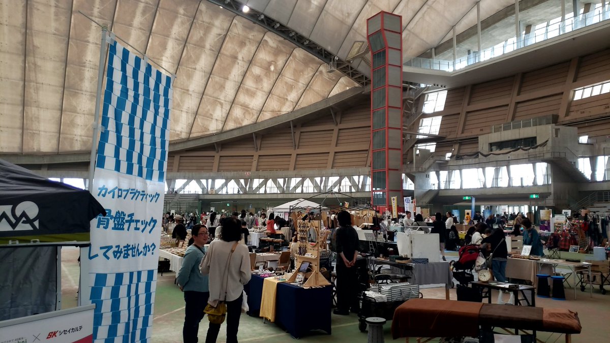 sabaekita8422's tweet photo. 小松ドームのマルシェに出店中
みんな大好きおやつ先生が
おやつを我慢して待ってます🤣
お時間ある方はお越しください☺️ https://t.co/REB0ixpIwh