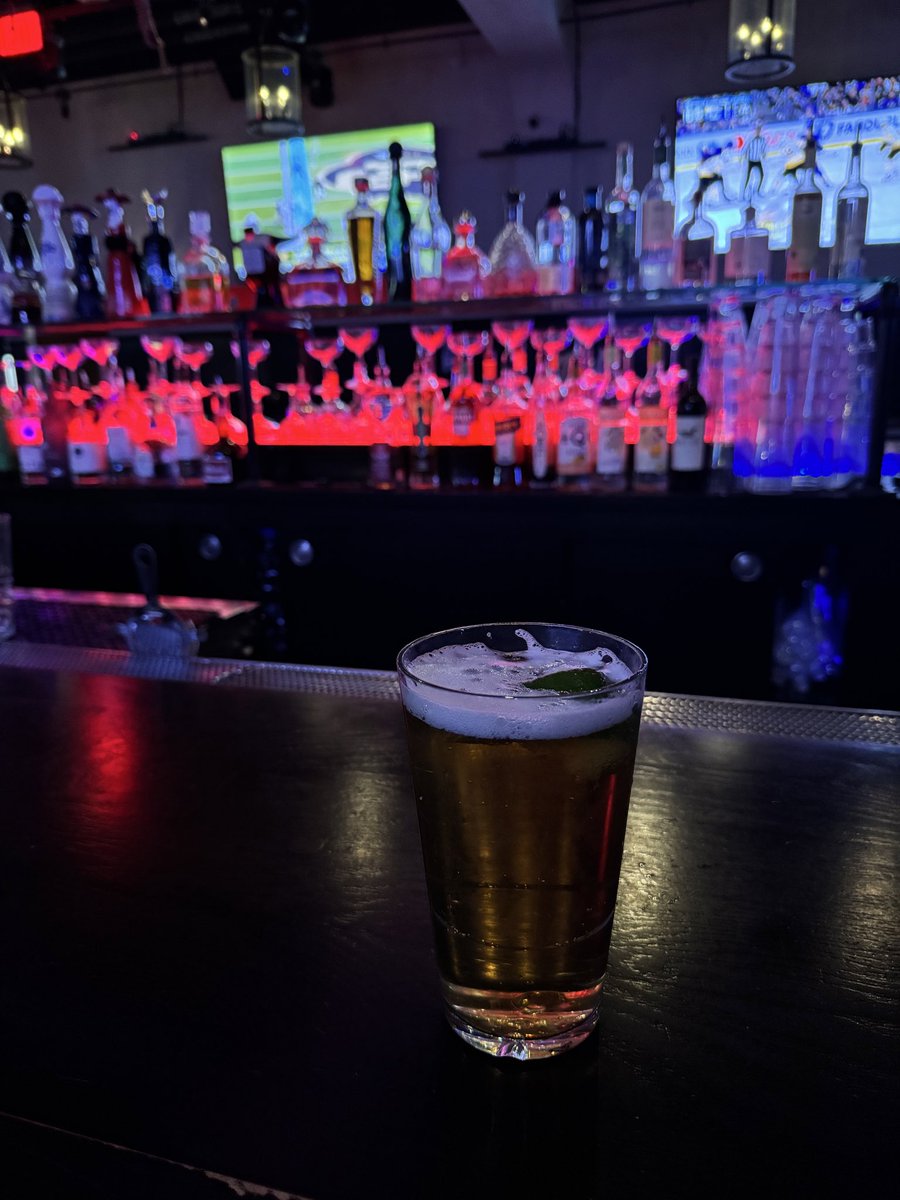 generalsteez69's tweet image. Pacifico on a Tuesday night #funemployed #moretocome #beer