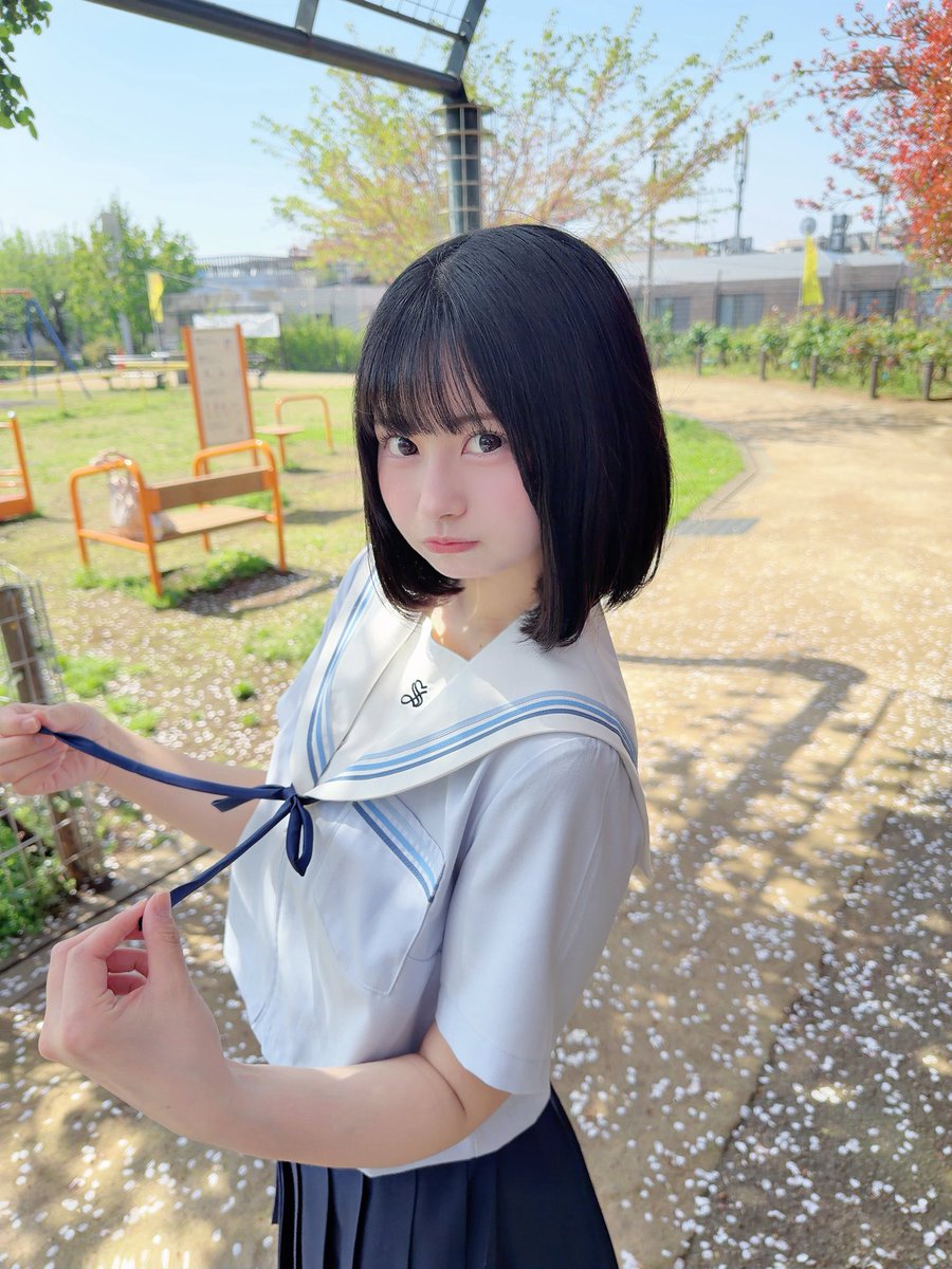 mikosuuki's tweet image. おはーよ

#制服 #被写体 #jk