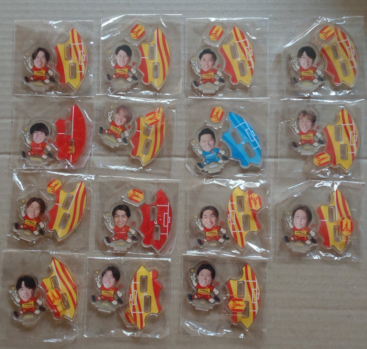 tdc35's tweet photo. もしサークルアクスタが売り切れガチャの穴埋め等で復活することがあれば交換お願いいたします🙇

譲:2.3.4.8.昨年の14.14.16.18.19.
昨年の22.22.29.30.37.41

求:13

#グランパスガチャ
#交換のみ https://t.co/YNwLlytLMN