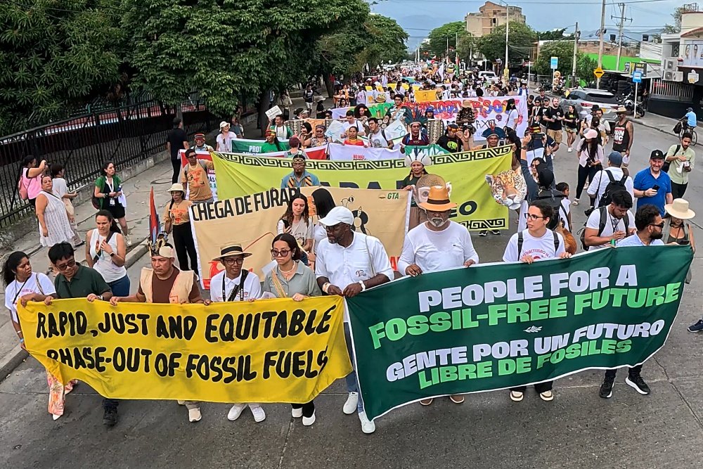RadioTemblor's tweet photo. Un tratado para la eliminación de los combustibles fósiles debe incluir la justicia climática real

Leer: https://t.co/t6mEva1rfB

Apoyar a los medios independientes es compartir otras miradas y voces del Mundo: @radiotemblor 🇵🇦

#Noticias #Nacionales #Internacionales #RadioTemblor #News #WorldNews #BreakingNews #NewsAlert #HumanRights #ClimateChange #JusticiaClimatica #TransicionEnergeticaJusta #SantaMarta #JusticiaClimática #TransiciónJusta #NoMásCombustiblesFósiles