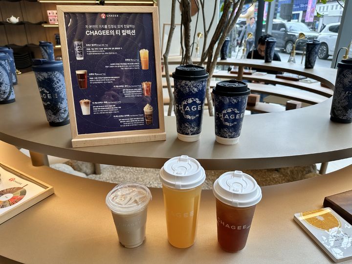 그래서 우리 천러 추천 메뉴가 여기서 뭔데여 ?
천러 때문에 차지 겁나 기대하고 있었는데 메뉴가 뭔지 알 수가 없넹