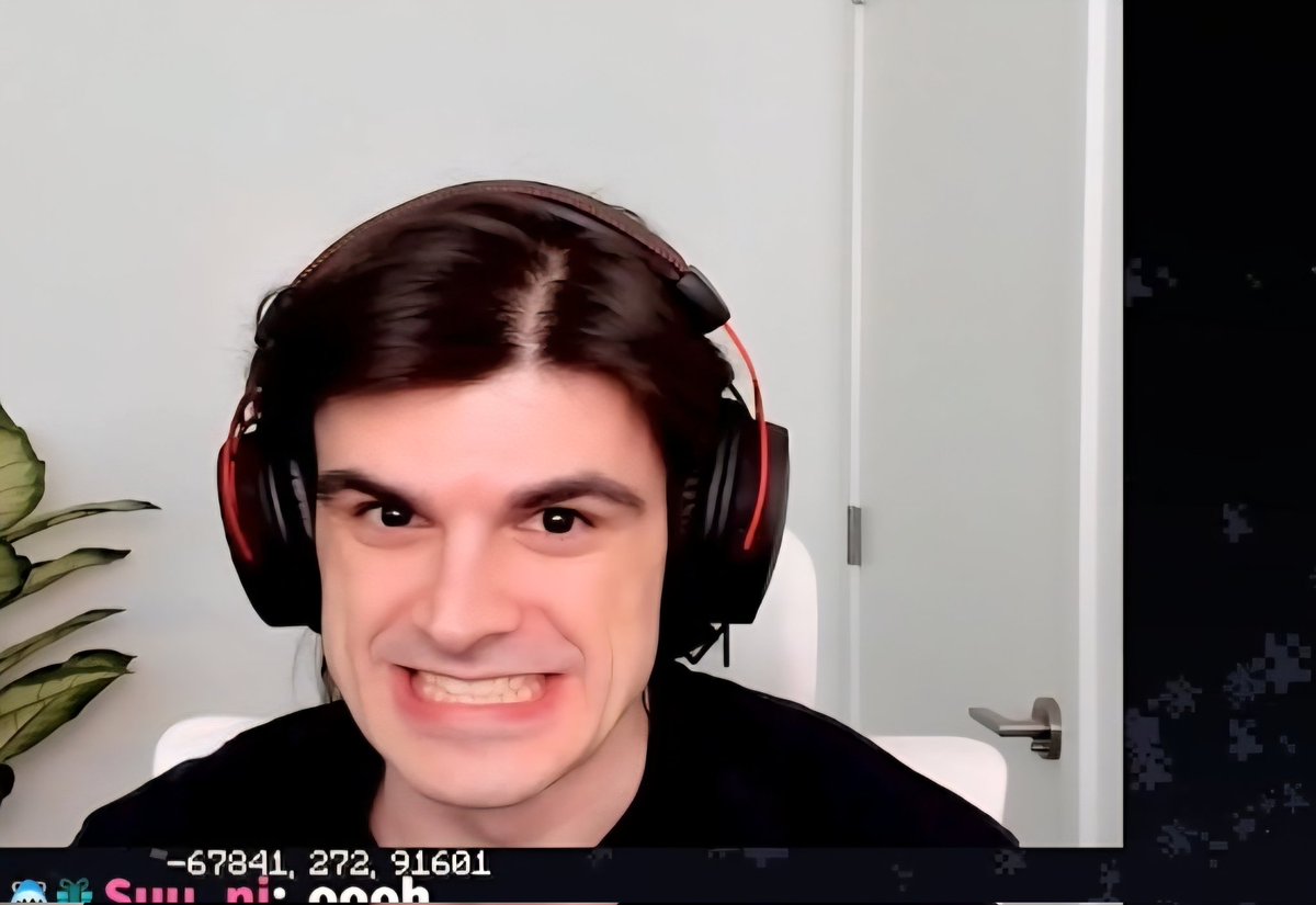 #Chat "Tina tiene lag"
#Foolish *c rie* "Si?... Pues que mal... todos?"
#Tina *en chat* "Alguien más tiene demasiado lag?"

#Foolish: