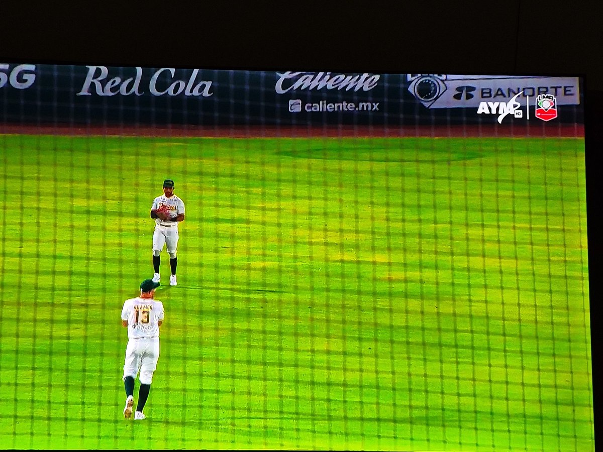 contreras00's tweet photo. @AYMsports @GuerrerosOax @Pericos_Oficial Creo que se cayo la transmisión,  se congeló en samsung tv, y en TCL channels https://t.co/1ByKleMMmq