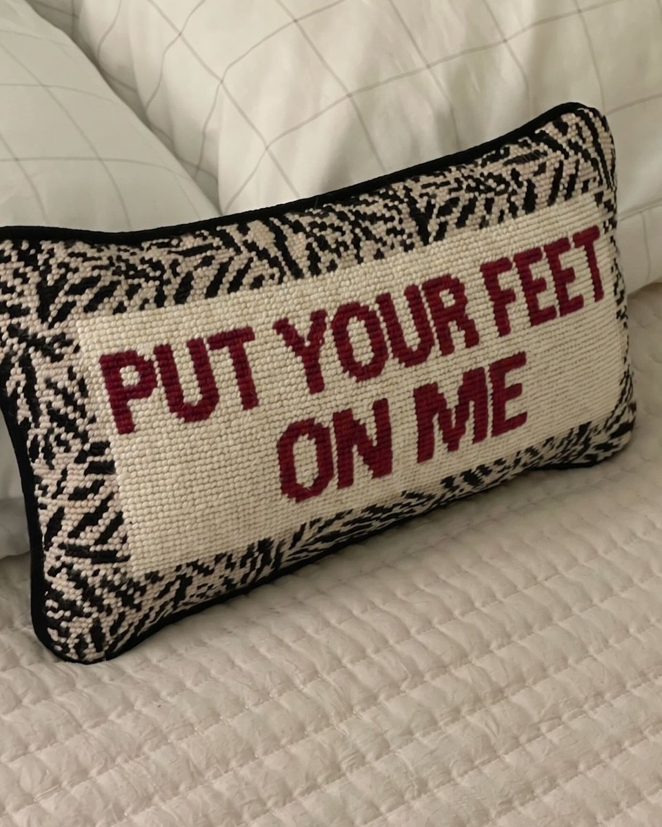 FeetFinder's tweet photo. take a load off https://t.co/kXlv2JsG7s
