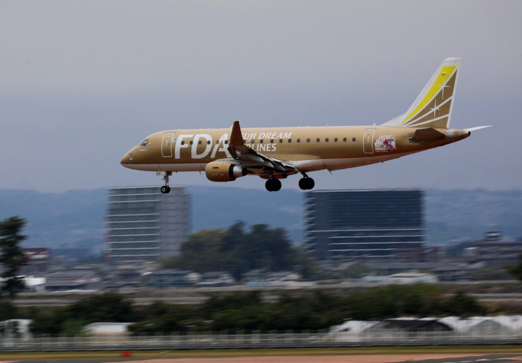 k12_konburu's tweet image. どんより曇り空に映える機体が降りて来ました…

#FDA