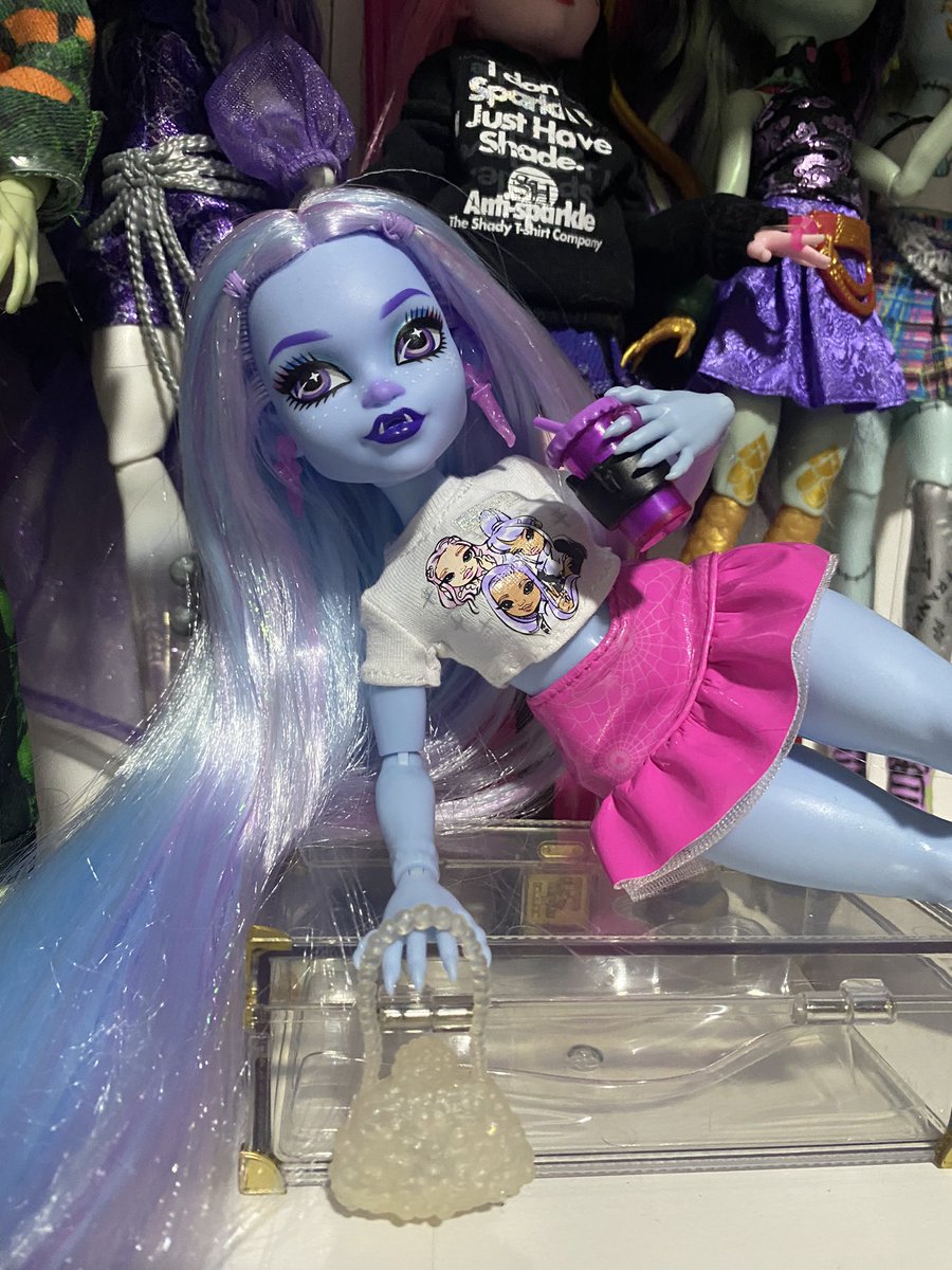 missing barbie shoe tweet media