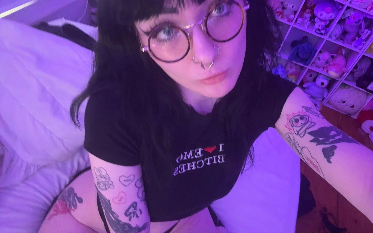 𝒽𝑜𝓃𝑒𝓎 tweet media