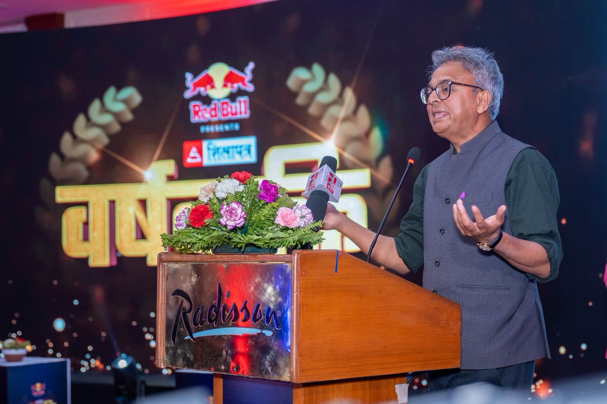 मेरो जीवनका सत्यहरू पटक पटक बदलिए। एउटै मान्छे मलाई कहिले रामजस्तो राम्रो , कहिले रावणजस्तो नराम्रो , र कहिले नारदजस्तो छुल्याह लाग्यो। हुन त रामायणको युगको सत्य र महाभारतको युगको सत्य पनि त एकै खालको छैन नि! जहाँ आजका विजेताहरू खडा छन्, त्यहाँ हिजो कोही अरू नै थियो र भोलि कोही