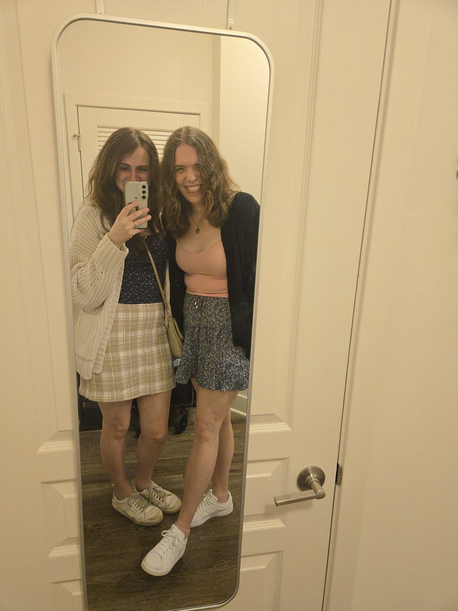 Ashley🏳️‍⚧️ tweet media