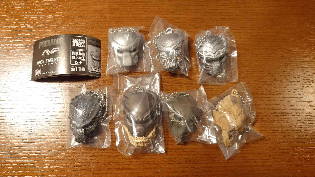 yuki0q0q's tweet image. プレデターのマスクガチャ発見！
ウルフ欲しさにブン回し無事GET！
ていうかバーサーカーは他と比べてデカいな
#プレデター #predator