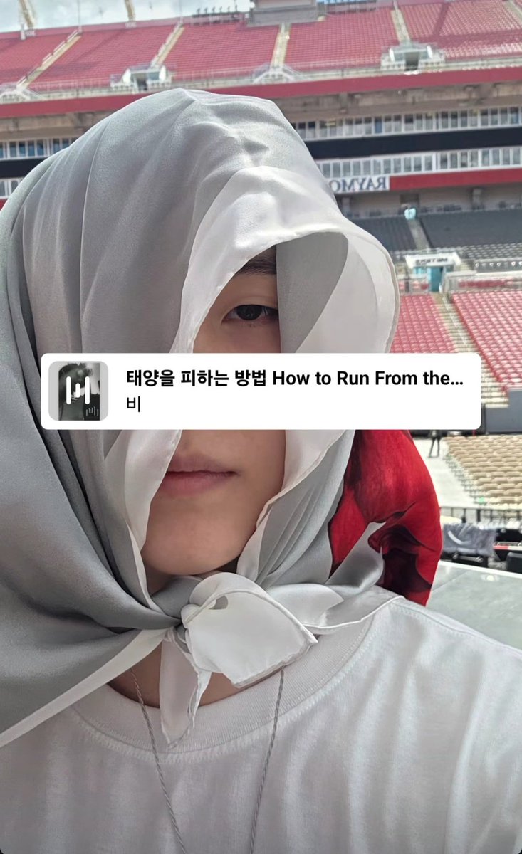 UniversBTS_'s tweet photo. [INSTAGRAM Stories] SUGA 🐱

🎵: "How to run from the sun" - Rain
(https://t.co/Eui6wvsA15)

🔗https://t.co/aaNQeZ5SBK

🐹@BTS_twt https://t.co/IwHexrAxcf