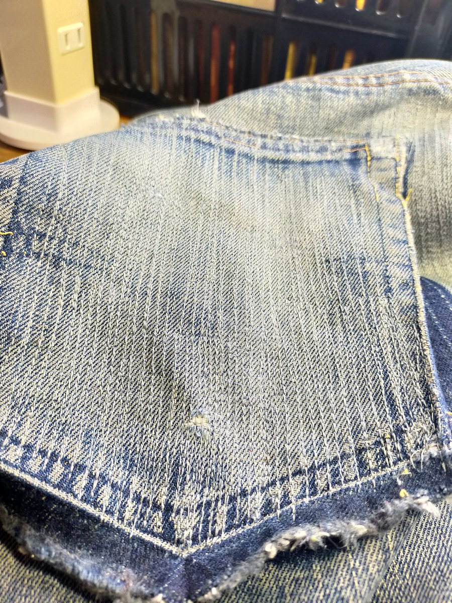 ポケット補強って呟いておりますでしょ、破れ直しは面倒なんですよステッチ解いて捲りあげ
ないとできないので