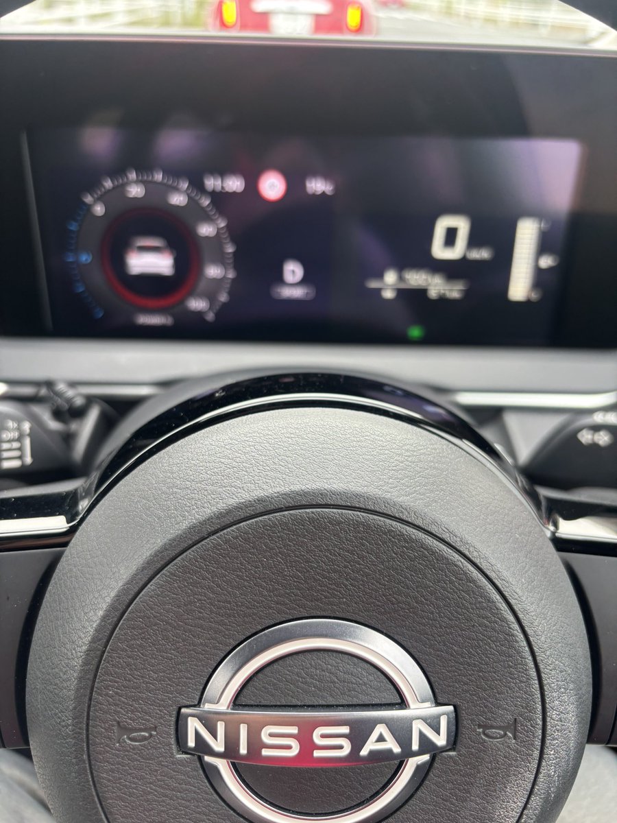 frst_24's tweet photo. 数日間のお供として手配されたのがフロントガラスの時の代車と一緒でノートe-POWERやった
アクセル離してやんわり赤信号止まりたいんに回生効いたり走ってても変な制御入るし嫌いやホント https://t.co/IF9vxZcb0G