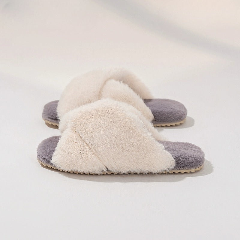 💖 Crisscross Plush Lounge Slippers 💖 

Shop now 🛍️ at helloslippers.com/products/criss…

#HelloSlippers